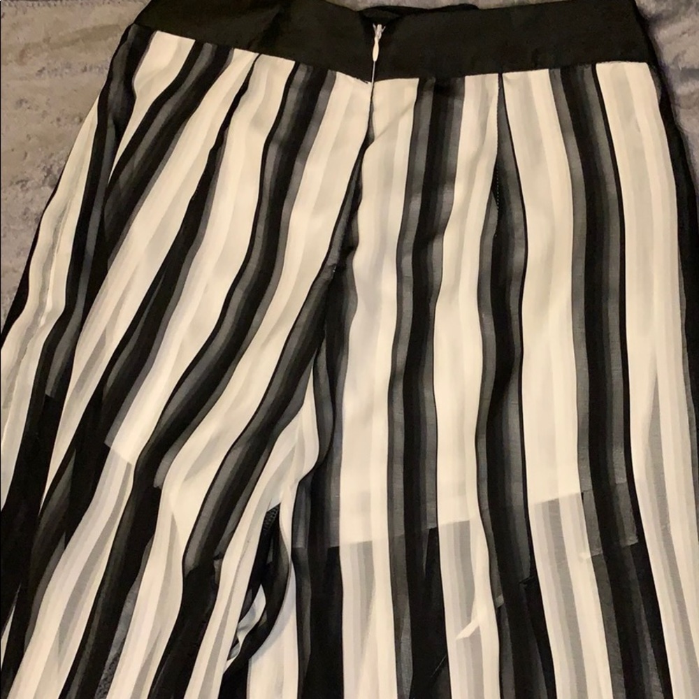 Knot your average sheer black and white pants. - Picture 4 of 4